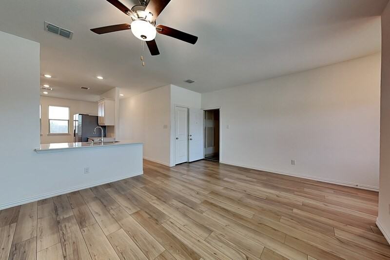 3409 Marino Dr - Photo 3 of 17