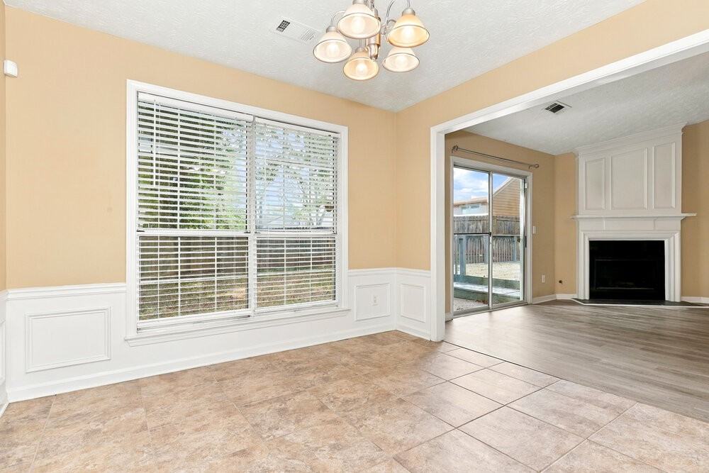 3969 Wintersweet Dr - Photo 5 of 16