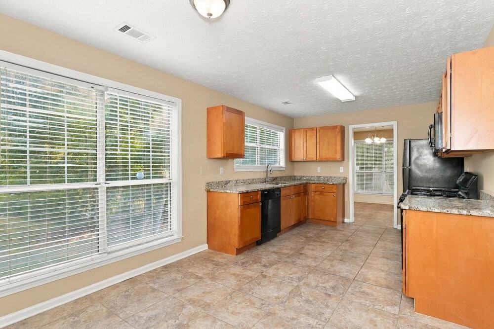 3969 Wintersweet Dr - Photo 6 of 16
