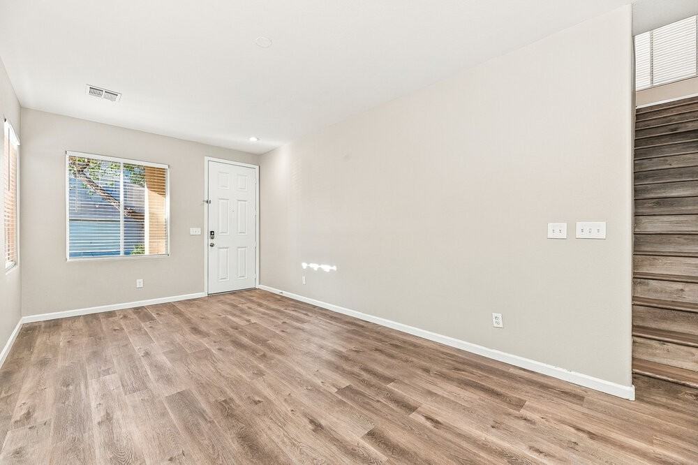 10968 Scotch Rose St - Photo 6 of 17