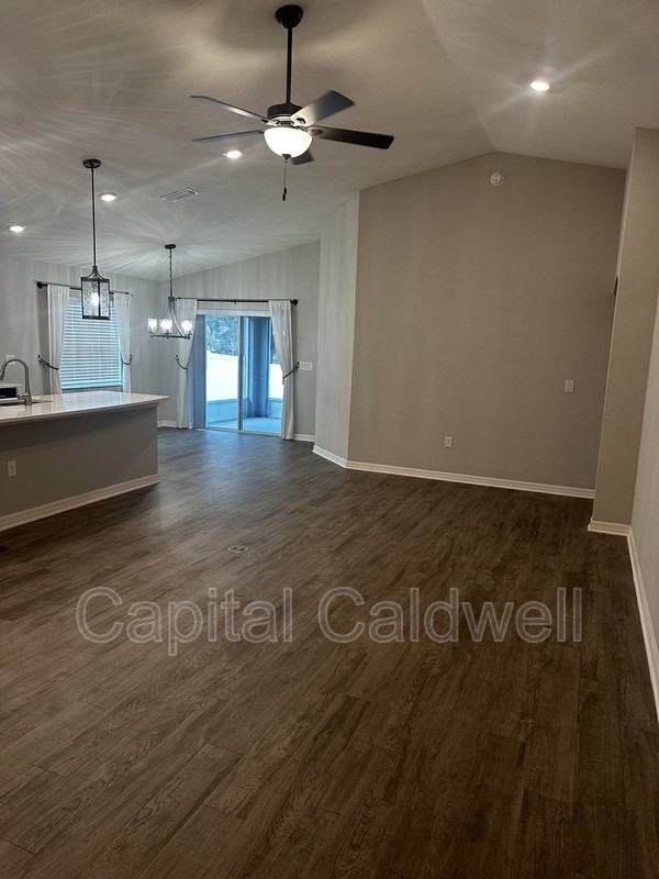 201 Serena Ridge Dr - Photo 5 of 11