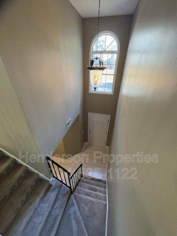 9038 Saint Thomas Ln - Photo 4 of 18
