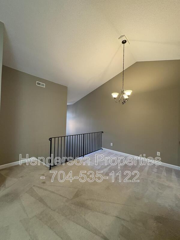 9038 Saint Thomas Ln - Photo 7 of 18