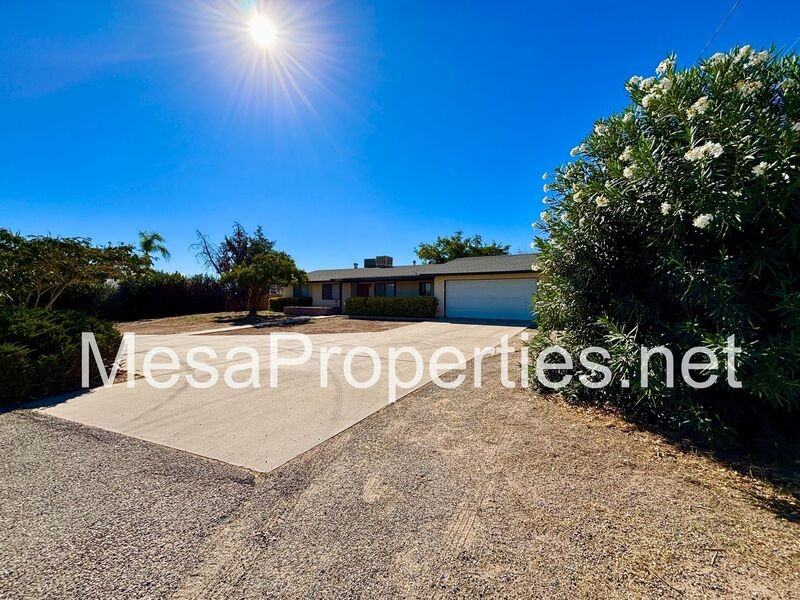 15019 Spruce St - Photo 2 of 24