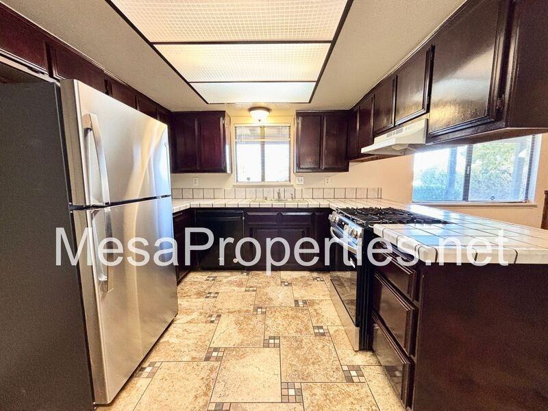 15019 Spruce St - Photo 7 of 24