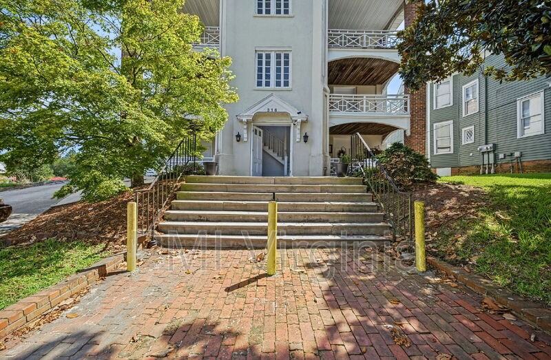 318 N Main St #K - Photo 3 of 32