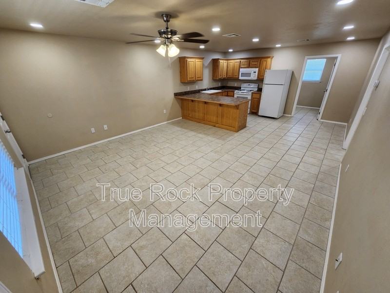 15406 County Road 3594 - Photo 2 of 10