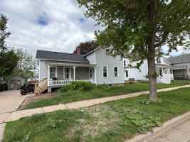 featured image of 909 N Appleton St