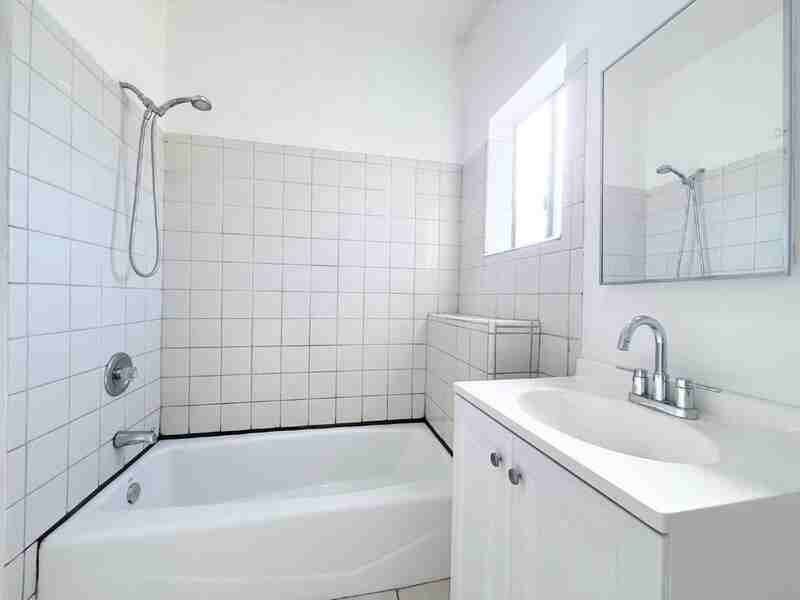 144 E Lanzit Ave - Photo 6 of 14