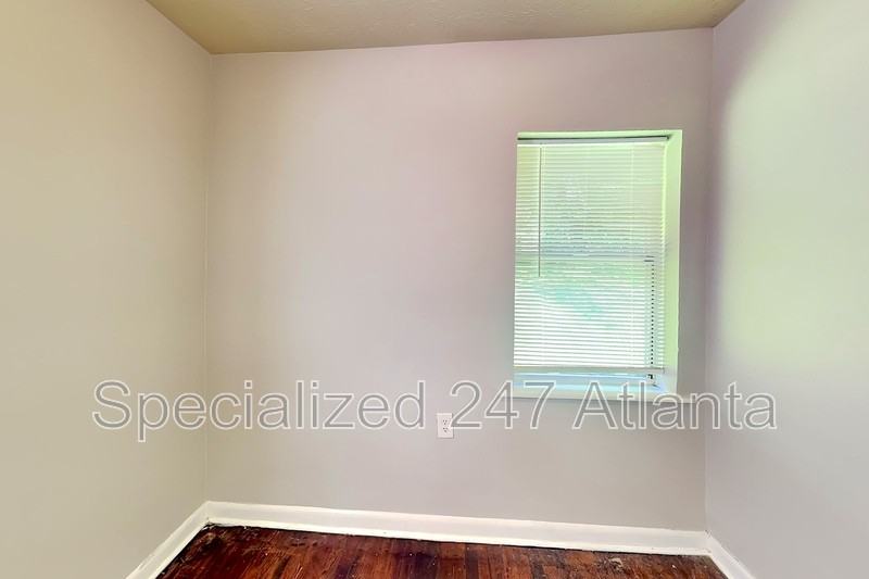 177 Lawton St Sw #A - Photo 7 of 14
