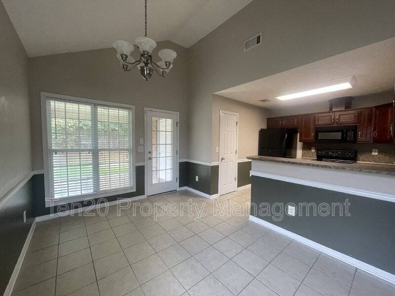 25 Devonshire Dr - Photo 5 of 15