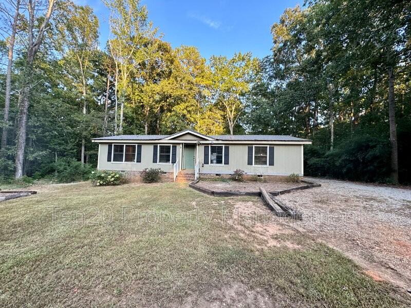 380 Orbit St - Photo 2 of 4