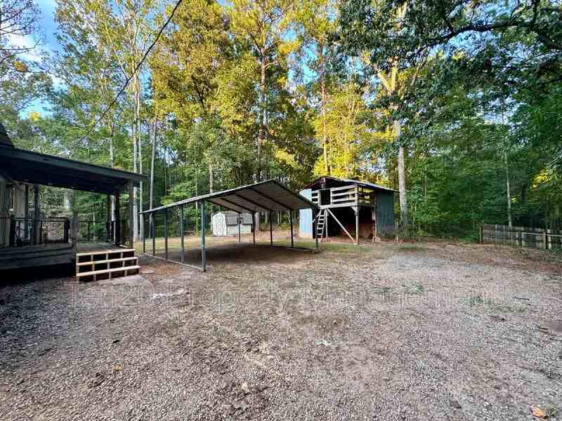 380 Orbit St - Photo 4 of 4