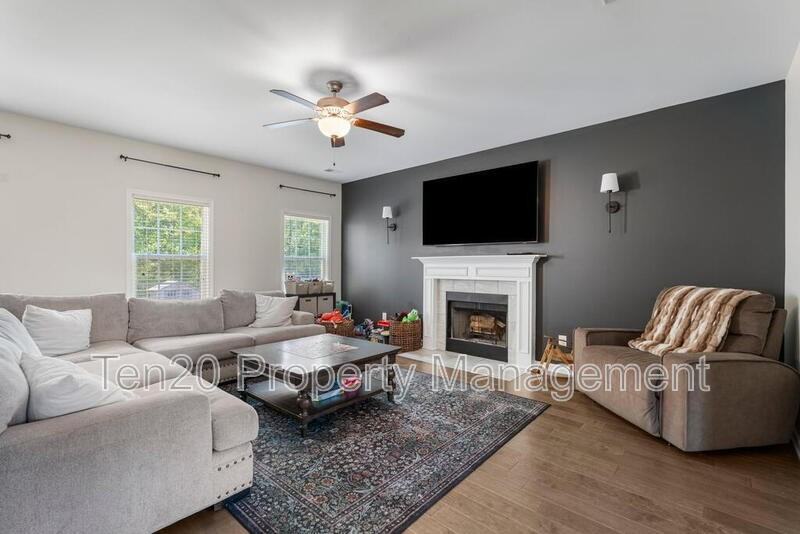 121 Hart Preserve Dr - Photo 4 of 31