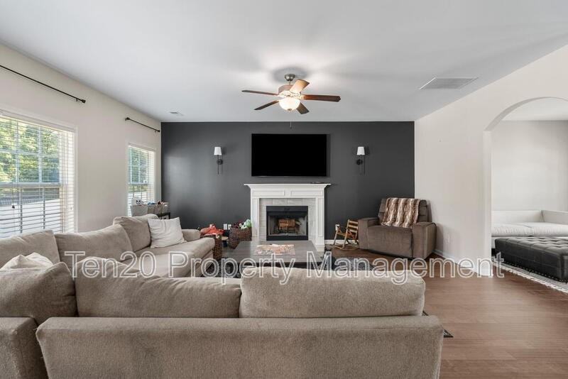 121 Hart Preserve Dr - Photo 5 of 31