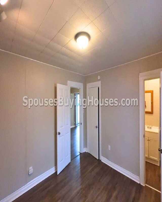 2125 Wallace Ave - Photo 6 of 14