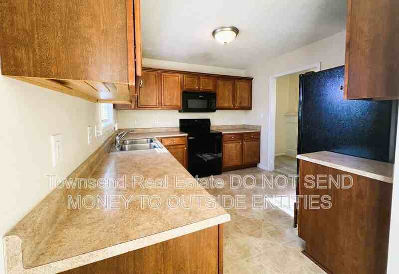 4417 Harborgate Rd - Photo 4 of 20