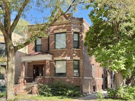 featured image of 3120 W Schubert Ave #2W