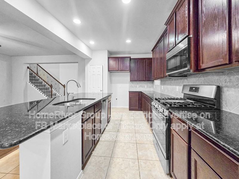 4232 Doe Creek Trl - Photo 7 of 25