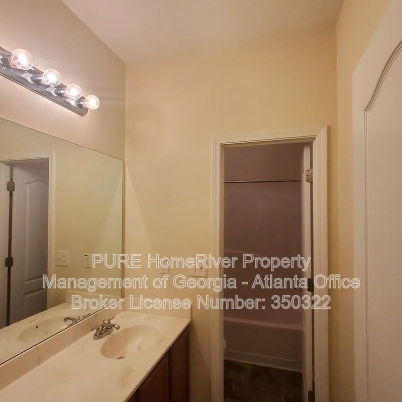 3744 Humber Ct - Photo 7 of 9