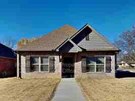 featured image of 601 S Florence Ave