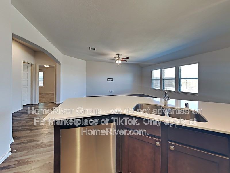 10209 Travis Rd - Photo 7 of 25