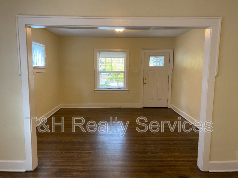 3939 Ruckle St - Photo 7 of 34