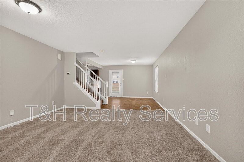 2883 Beethoven Ave - Photo 5 of 27