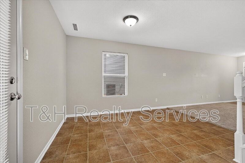 2883 Beethoven Ave - Photo 7 of 27