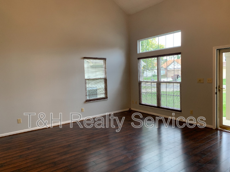 725 Muirfield Dr - Photo 7 of 31