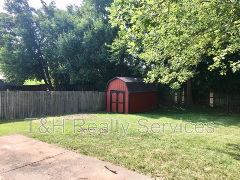 6225 Granner Dr - Photo 6 of 23