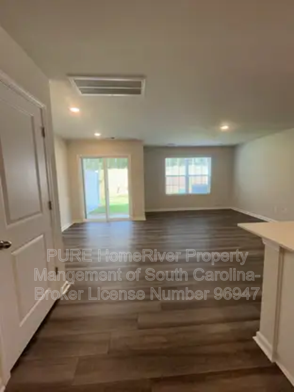 21 Regent St Unit B - Photo 2 of 11