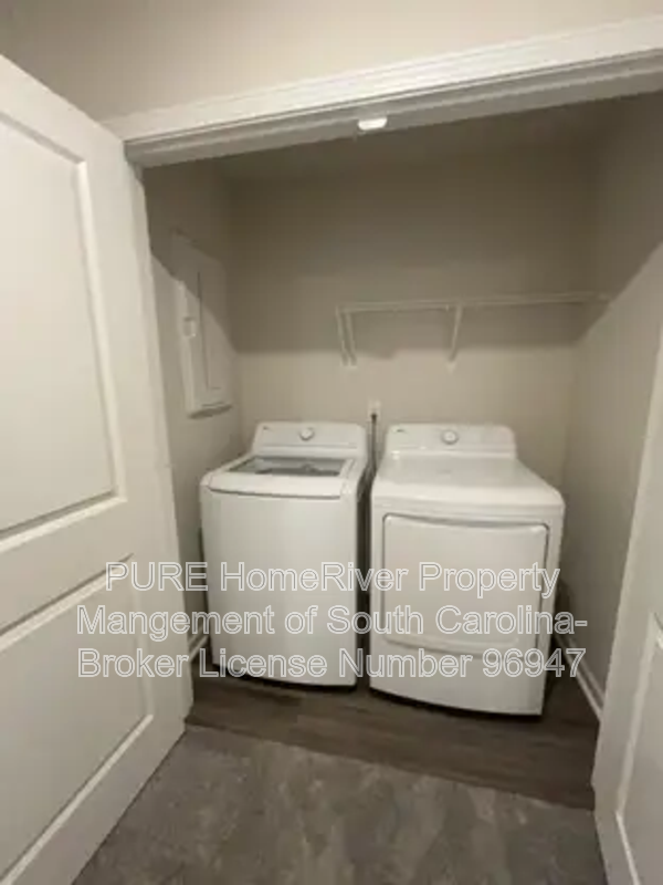 21 Regent St Unit B - Photo 3 of 11