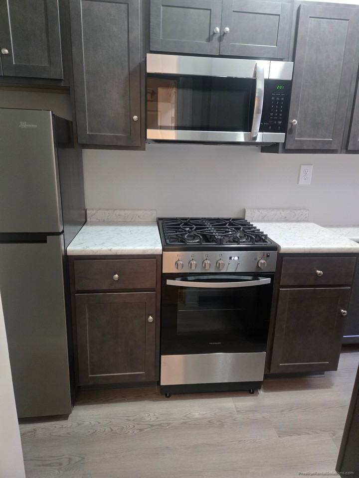 221 Kelton St #4 - Photo 6 of 11
