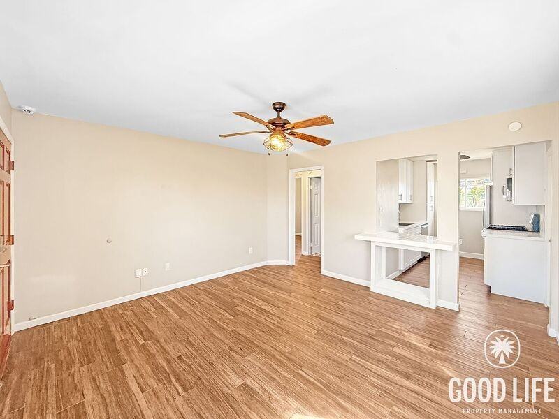909 Pecos St - Photo 5 of 18