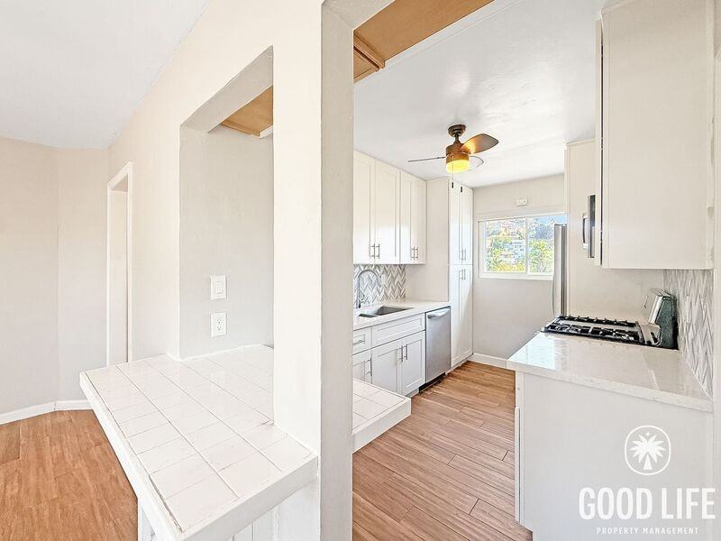 909 Pecos St - Photo 6 of 18