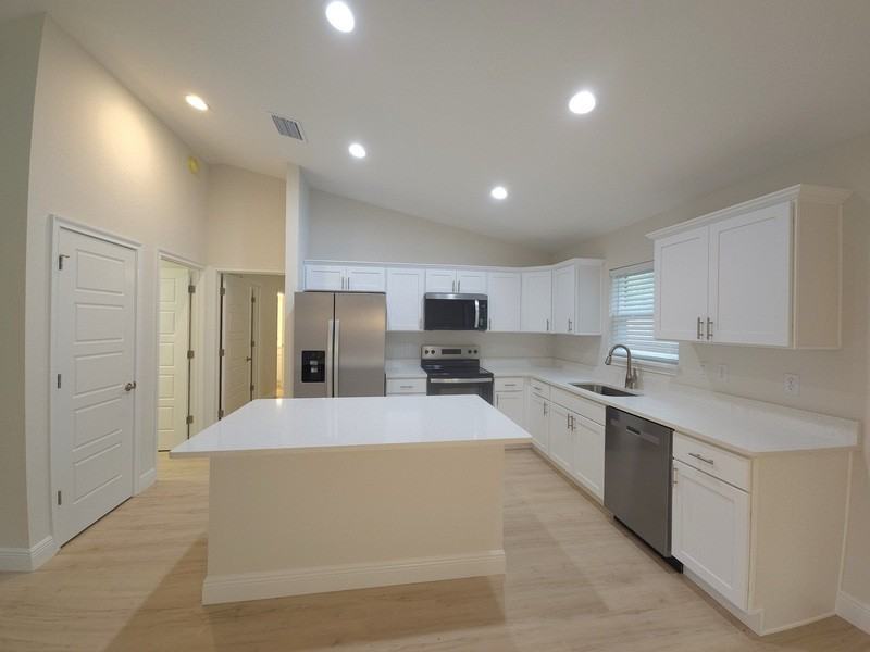 8943 N Trojan Dr - Photo 3 of 17