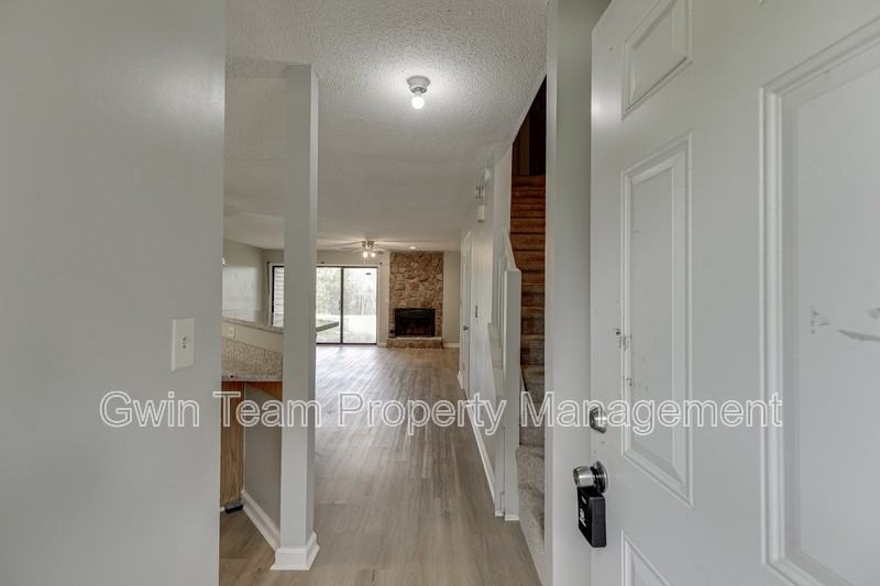 3241 Tennington Pl - Photo 3 of 38
