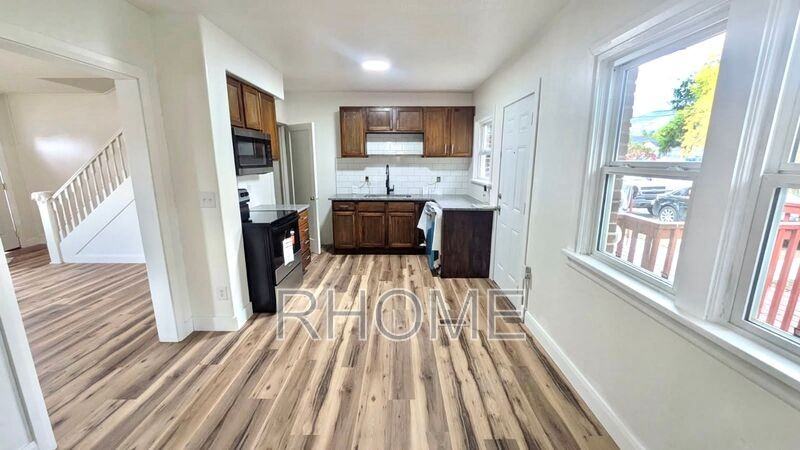 2904 Fowler Ave - Photo 3 of 17