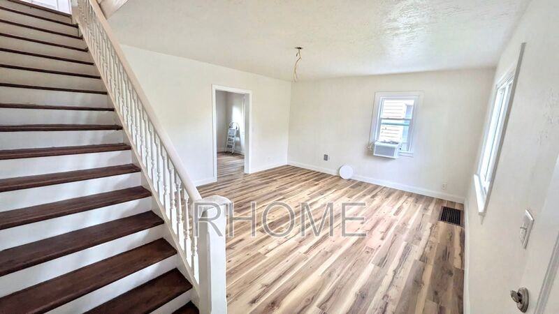 2904 Fowler Ave - Photo 7 of 17