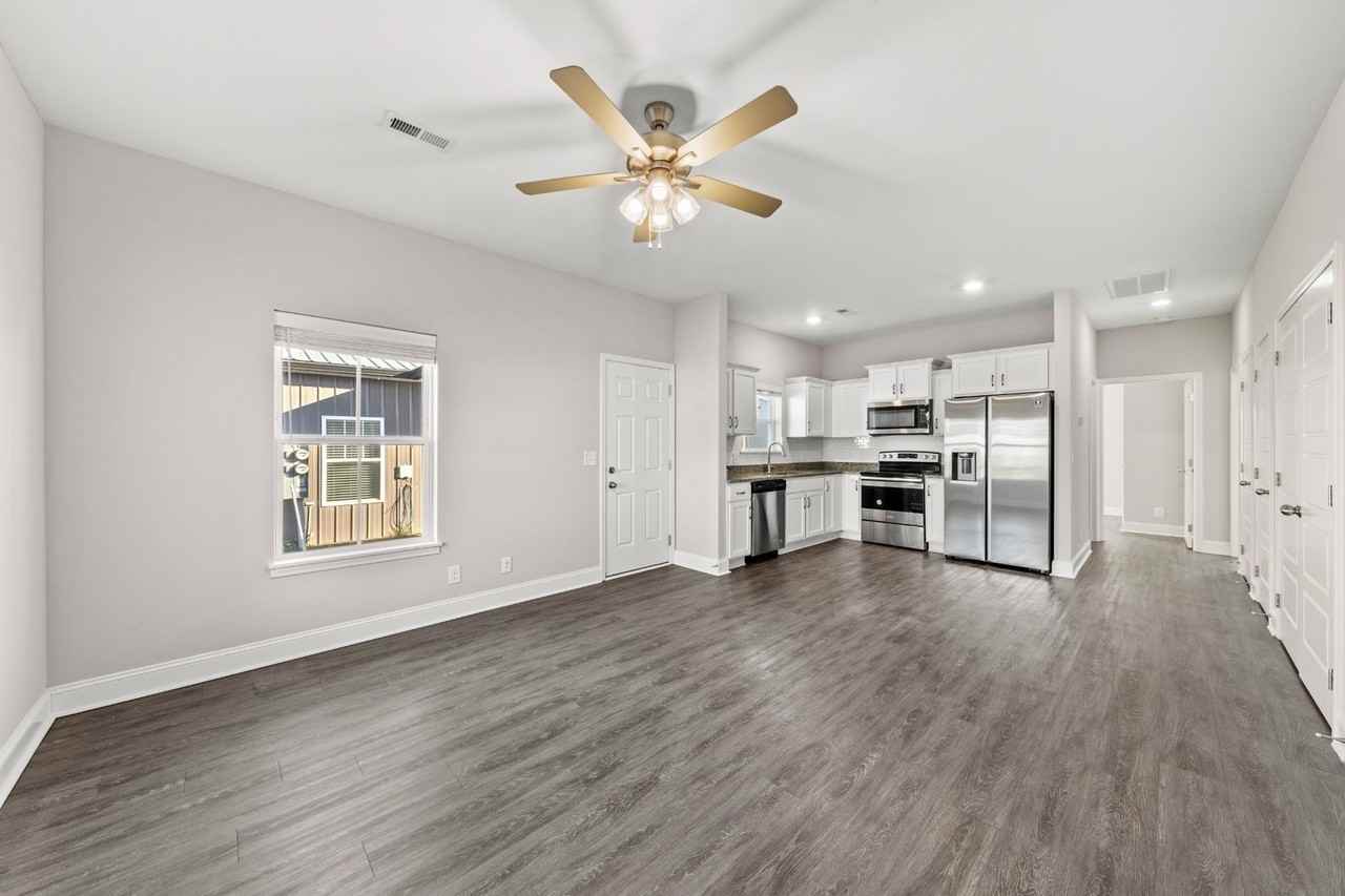 Bainbridge Drive - Photo 6 of 34