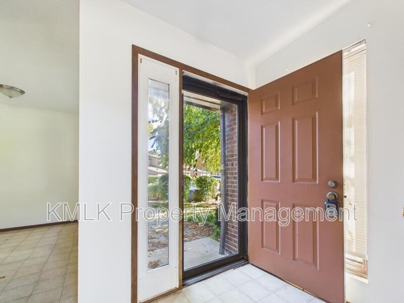 904 Quarry Dr - Photo 4 of 34