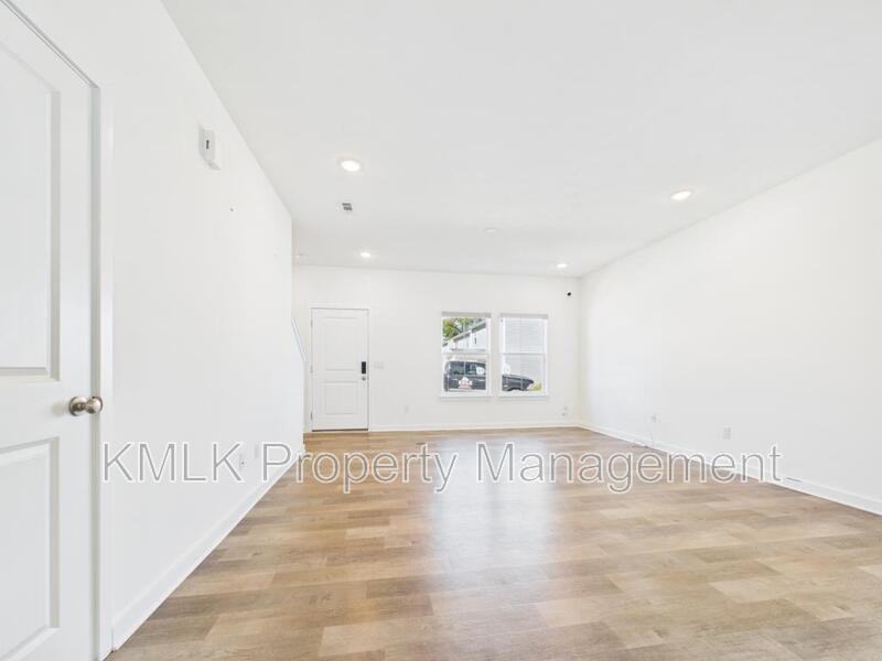 572 Auld Farm Cir - Photo 6 of 44