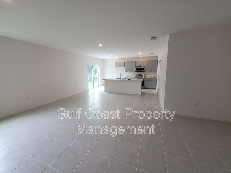 58 Kenly St - Photo 4 of 16