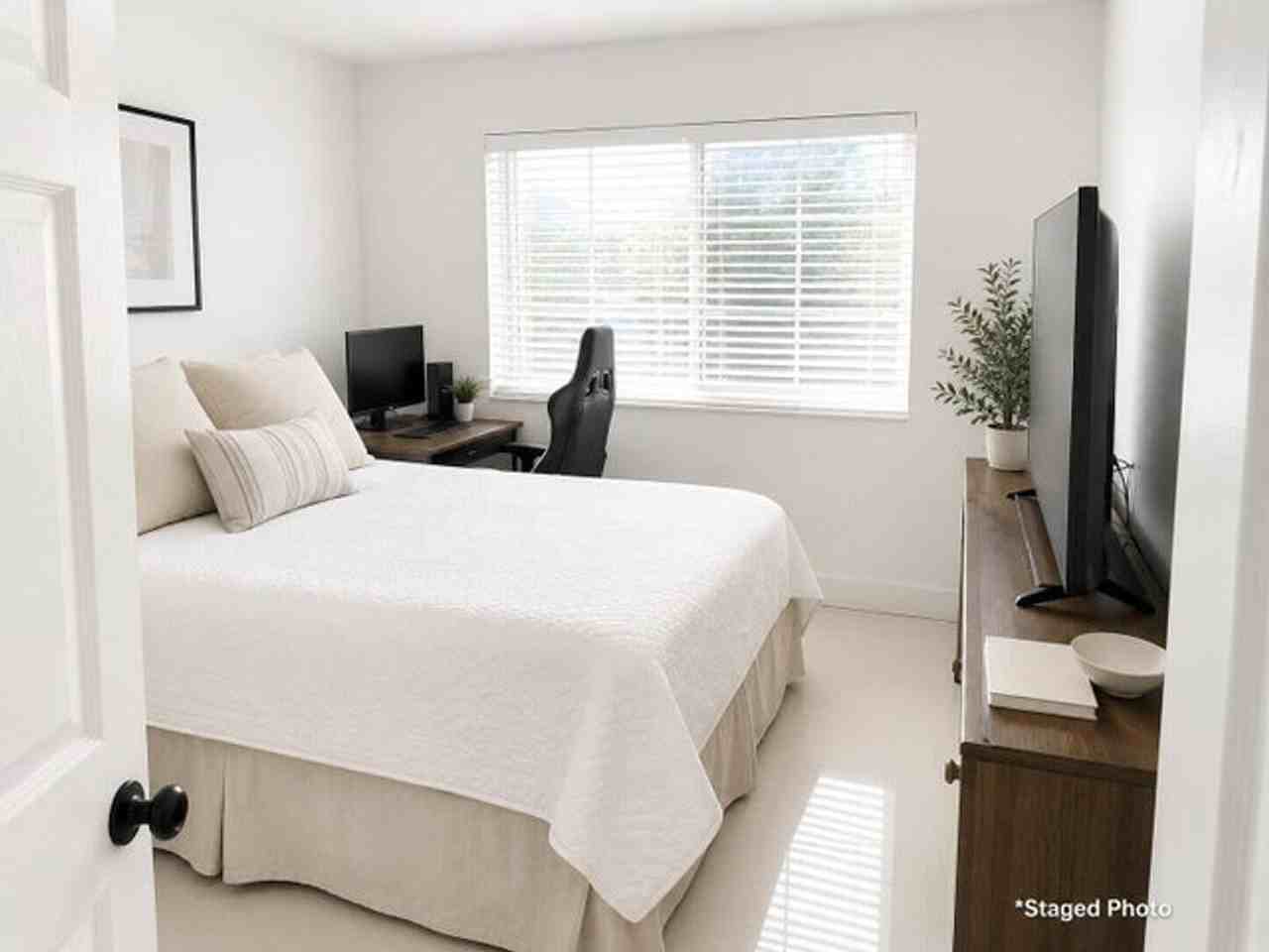 4400 Nw 107th Ave - Photo 5 of 11