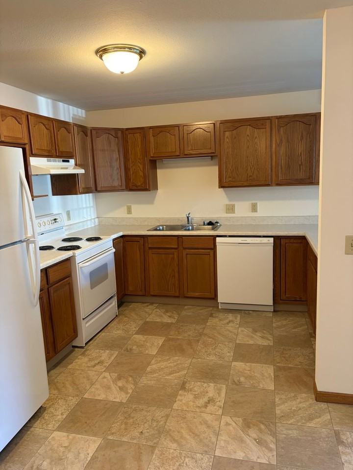 Lewis Townhomes - Photo 4 of 19