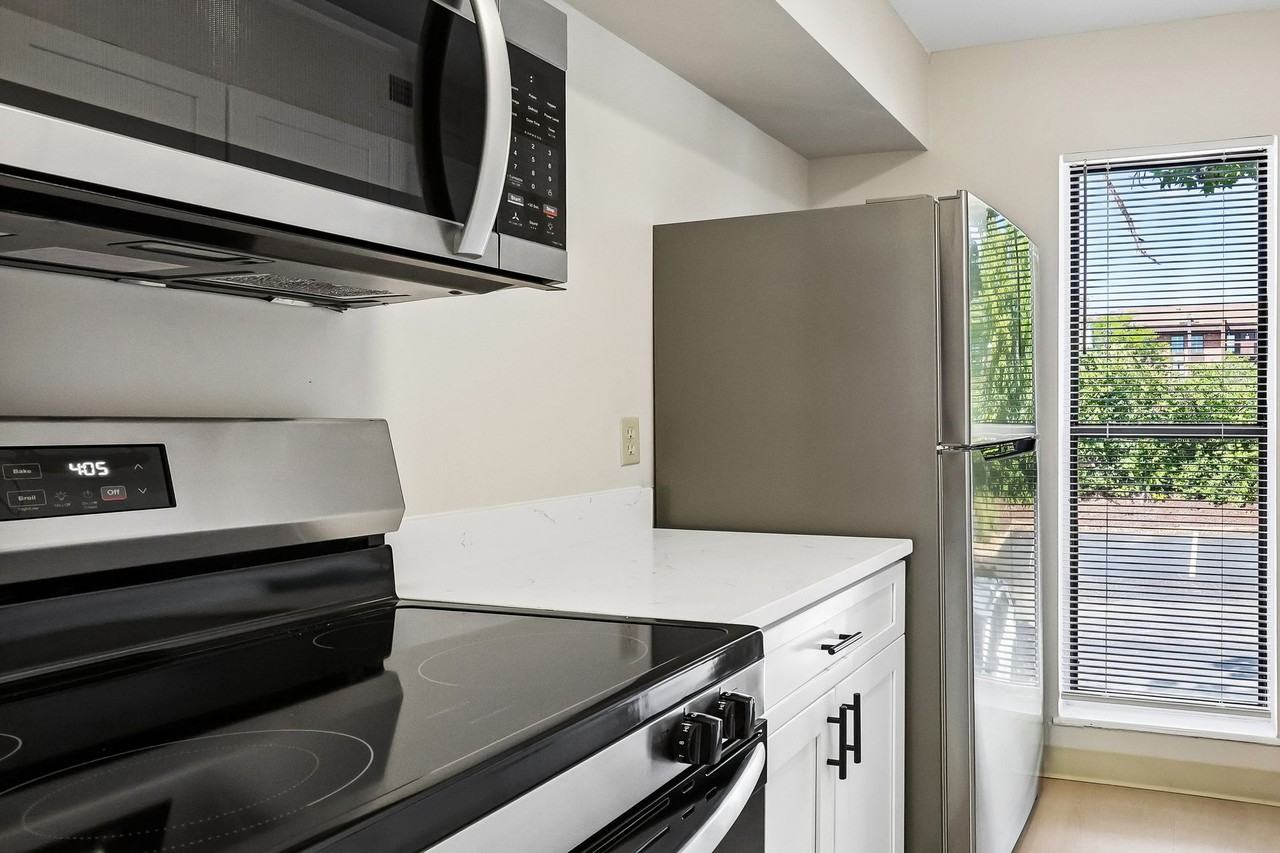 Village Park Apartments - Photo 4 of 22
