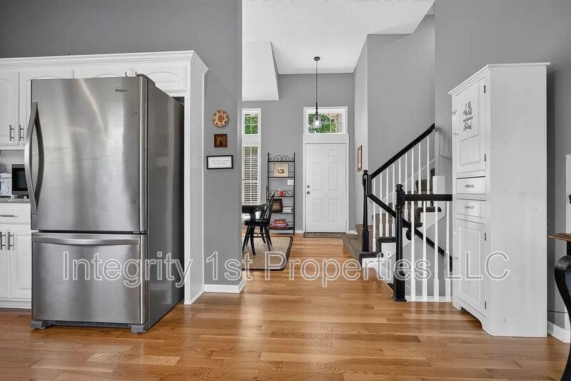 16222 W 157th Ter - Photo 5 of 26