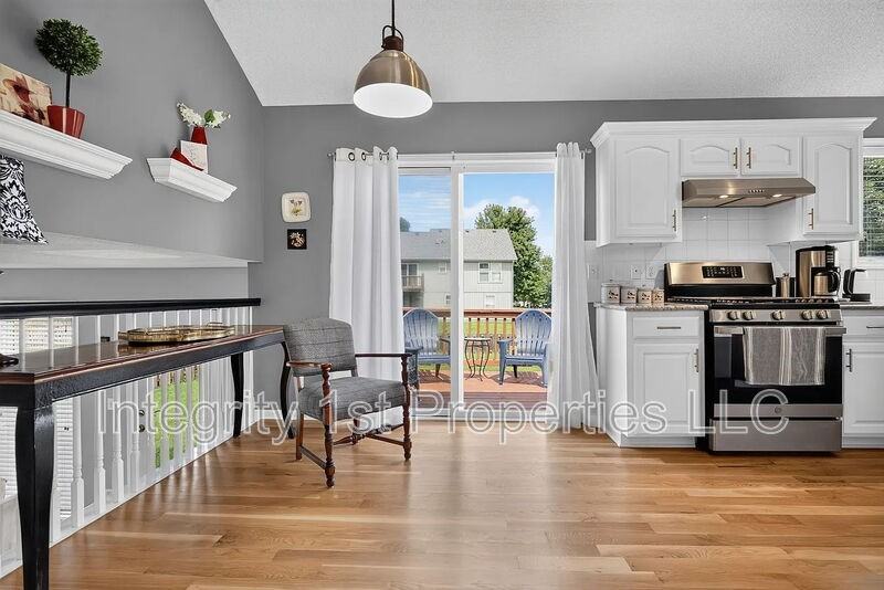16222 W 157th Ter - Photo 6 of 26