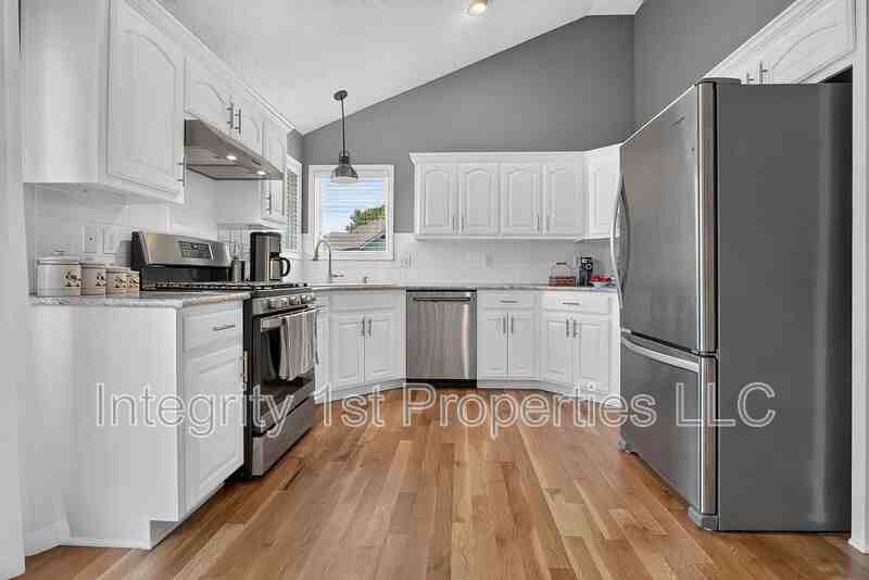 16222 W 157th Ter - Photo 7 of 26